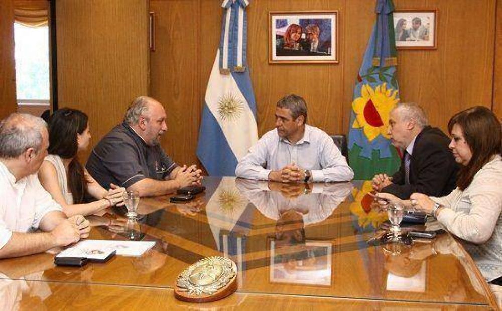 Avellaneda: Ferraresi se reuni� con el equipo de trabajo del programa nacional �Protenencia�