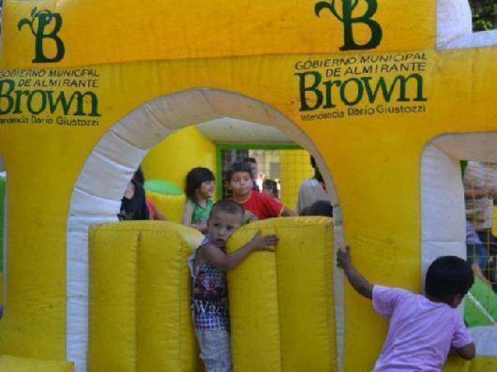 M�s de 3 mil chicos participaron de una jornada recreativa