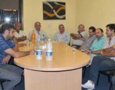 Fiestas: Fijan horario de atenci�n comercial 