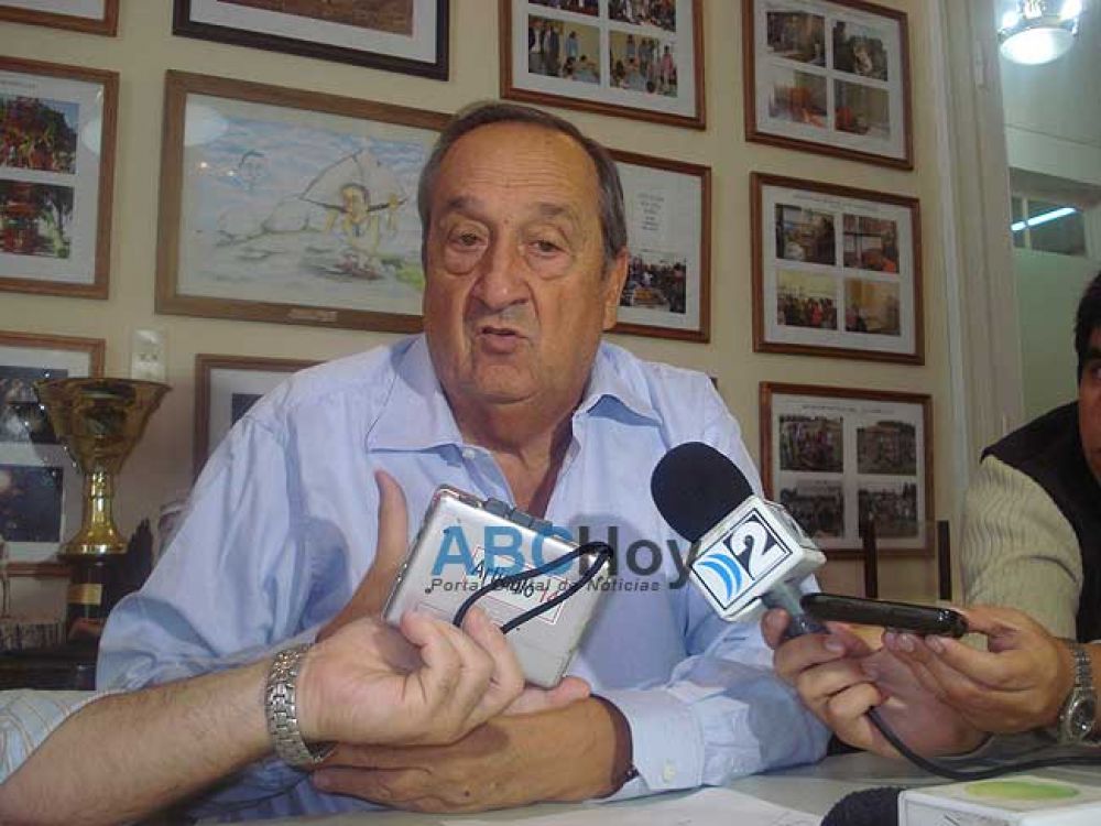 Lunghi dijo que recibir� a la C�mara pero la suba en las tasas se mantiene