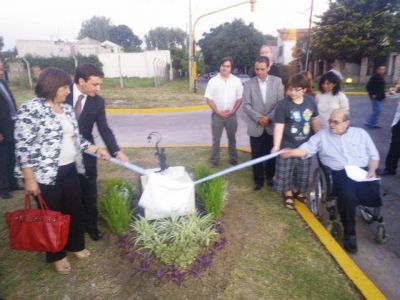 FLORENCIO VARELA: Se inaugur� una nueva plazoleta