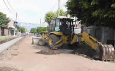 Refaccionan de obras p�blicas en el Barrio 24 de Septiembre 