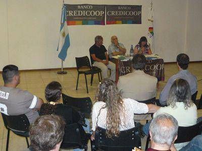 Comisi�n de Asociados del  Credicoop present�  nuevo libro de Carlos Heller