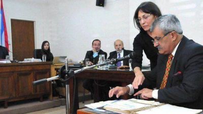 Piden 7 a�os y 4 meses de c�rcel para el ex senador Pacayut
