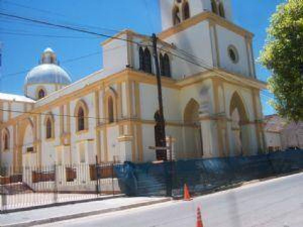 Refundaci�n y reparaci�n del templo de Andalgal�