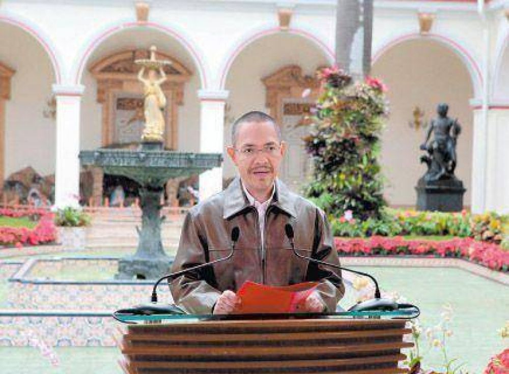 Confirman que Ch�vez sufri� una hemorragia durante la operaci�n