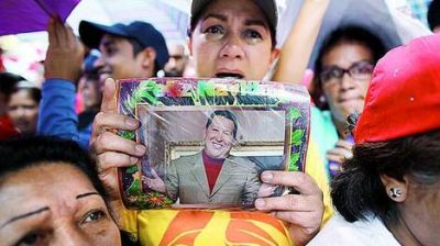 La �esquina caliente� de Caracas, donde todos se juntan para orar y pedir