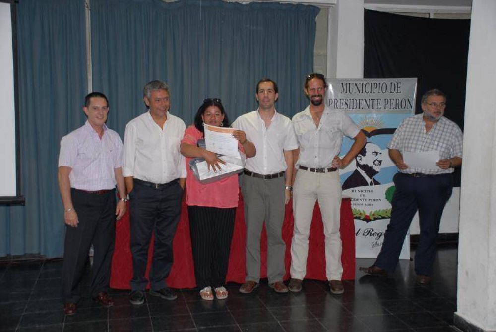 Entrega de certificados del Plan Promeba