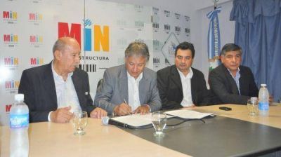 Firman convenio entre Ambiente, Infraestructura y Transporte 