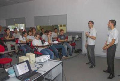 Estudiantes de Inform�tica de la UNLaM exhibieron desarrollos de innovaci�n