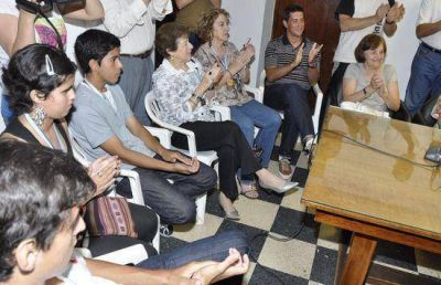 La Intendente Giroldi recibi� a los vecinos participantes y ganadores en la Final de los Juegos BA-La Provincia