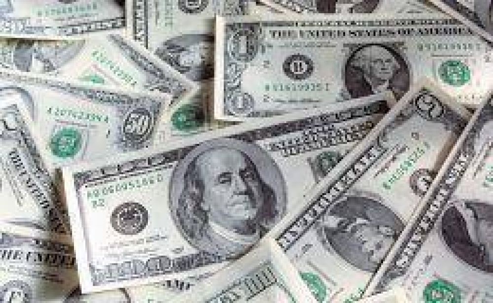 El d�lar cotiz� estable a $ 4,885. El informal subi� a $ 6,53