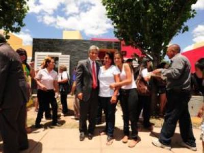Seis familias y el sue�o de la casa propia hecho realidad 