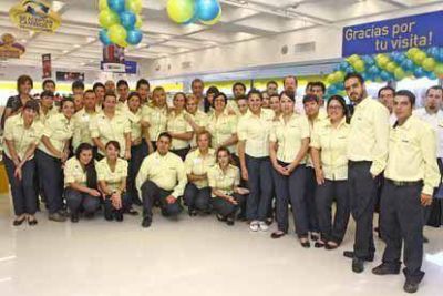 Ferraresi particip� de la inauguraci�n de la segunda tienda Coppel en Avellaneda