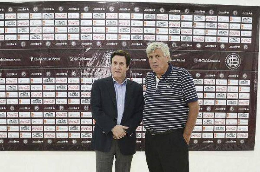 D�az P�rez en la inauguraci�n de 50 nuevos palcos del estadio