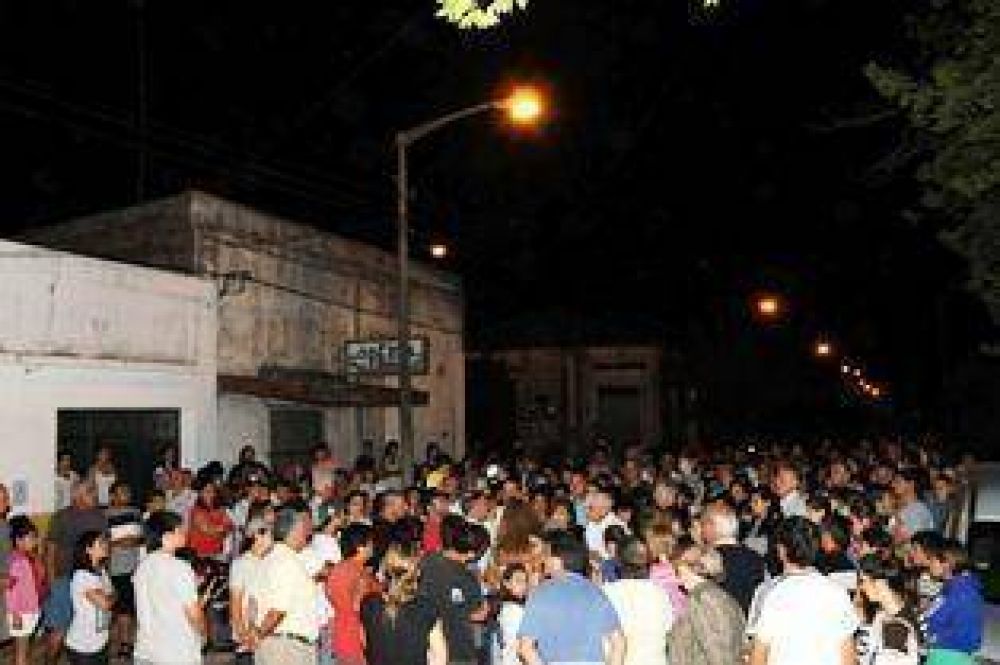 Importante movilizaci�n en Moquehu� para que se esclarezca el doble homicidio