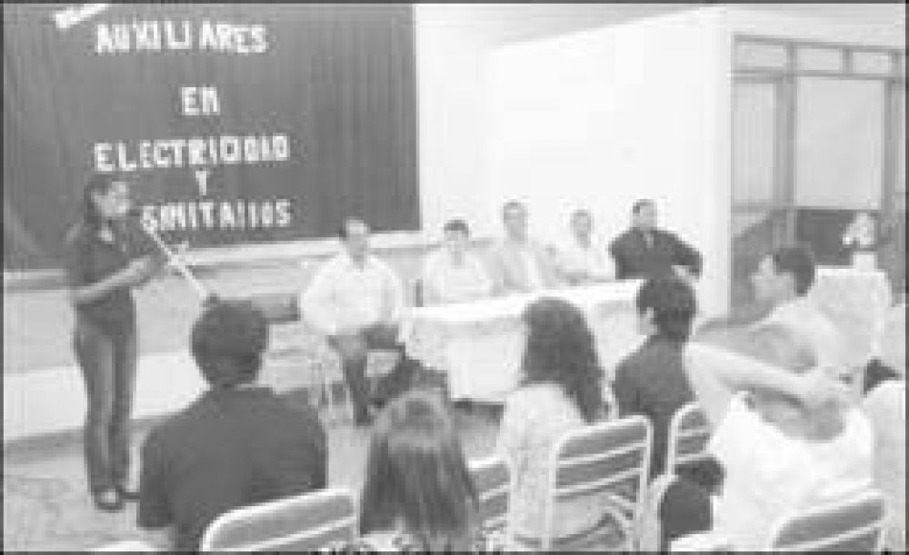 Finaliz� el primer curso de capacitaci�n en oficio para personal de servicio 