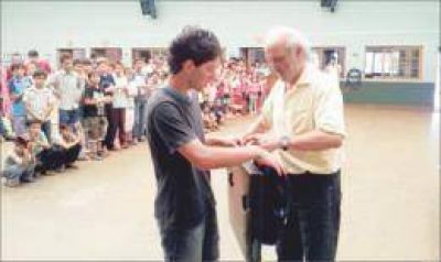 Entregaron m�s de 100 mochilas t�cnicas a alumnos de San Pedro y Corpus 