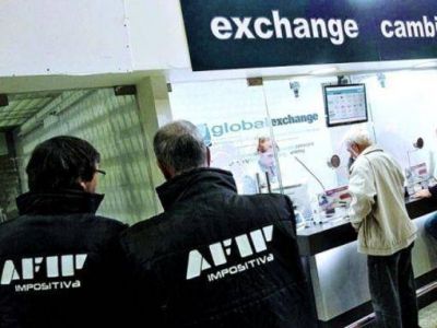 Finalmente los turistas podr�n comprar en efectivo moneda extranjera 
