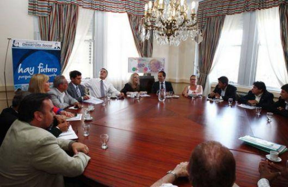 Intendentes se reunieron ayer con Alicia Kirchner 