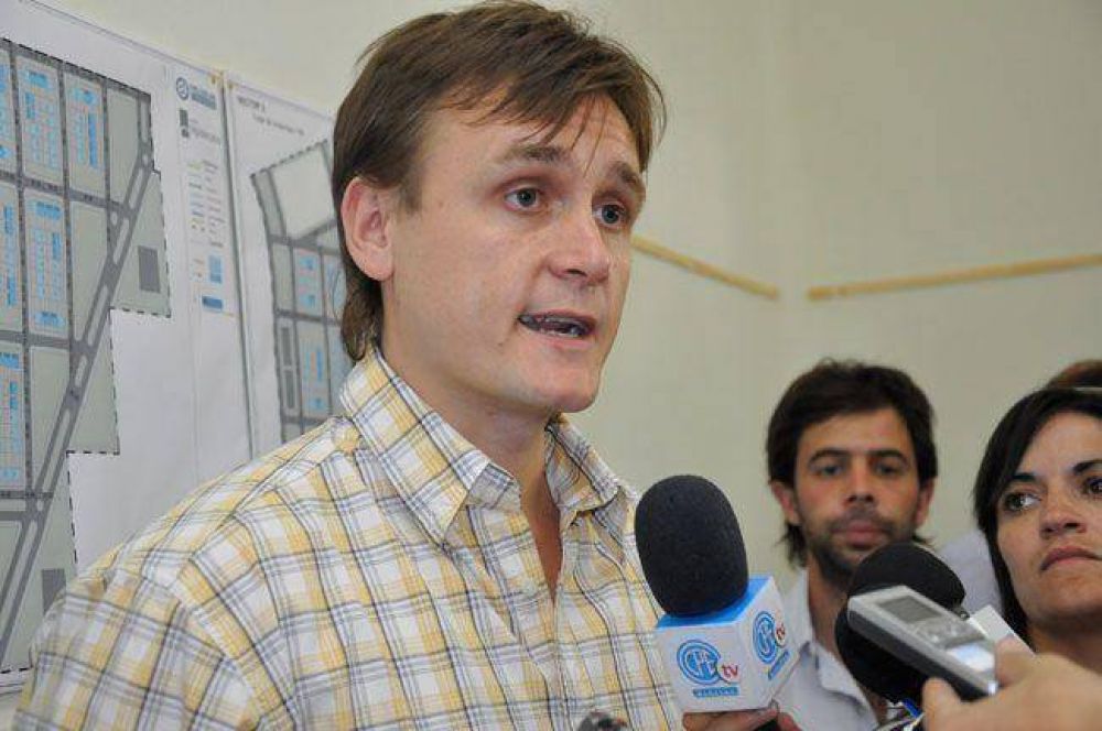 "Hizo esas declaraciones porque est� enojado", respondi� Schlegel 