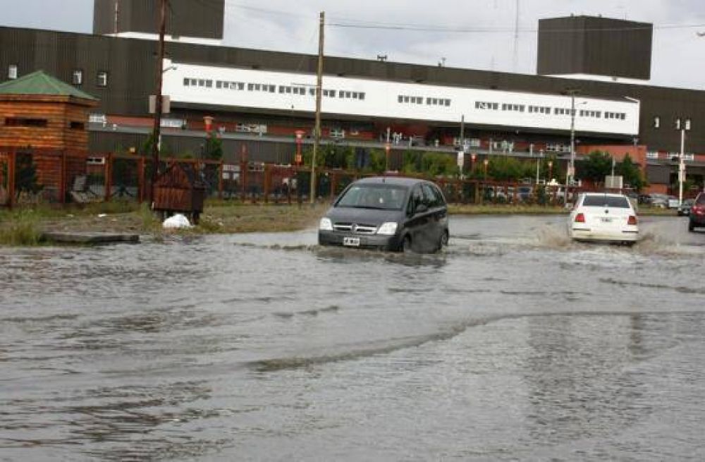 Calles inundadas por la lluvia