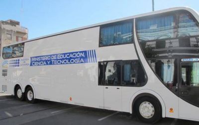 YMAD Entrega �Bibliom�vil�  