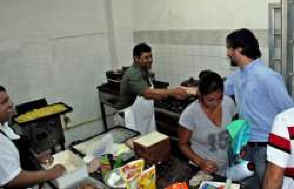 Trabajadores del ex-F�nix Caf� abrieron un nuevo local	