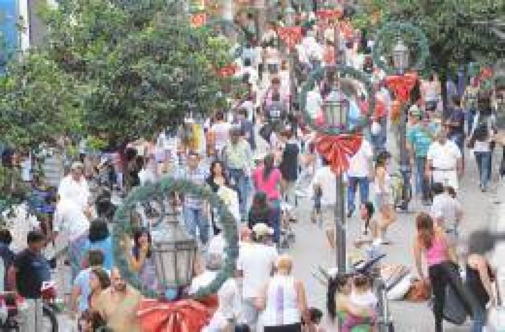 El comercio quiere abrir el domingo 23 hasta las 21 