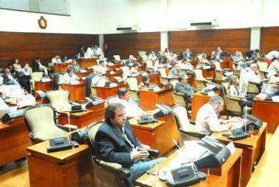 Diputados aprueban pase de trabajadores a planta 