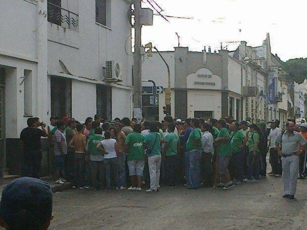 Feroz batalla campal entre afiliados de ATE 