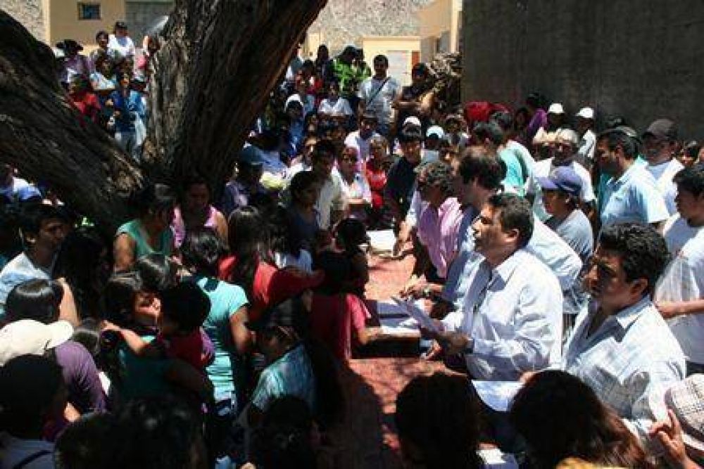 La Provincia entreg� 174 m�dulos habitacionales a familias de Cafayate 
