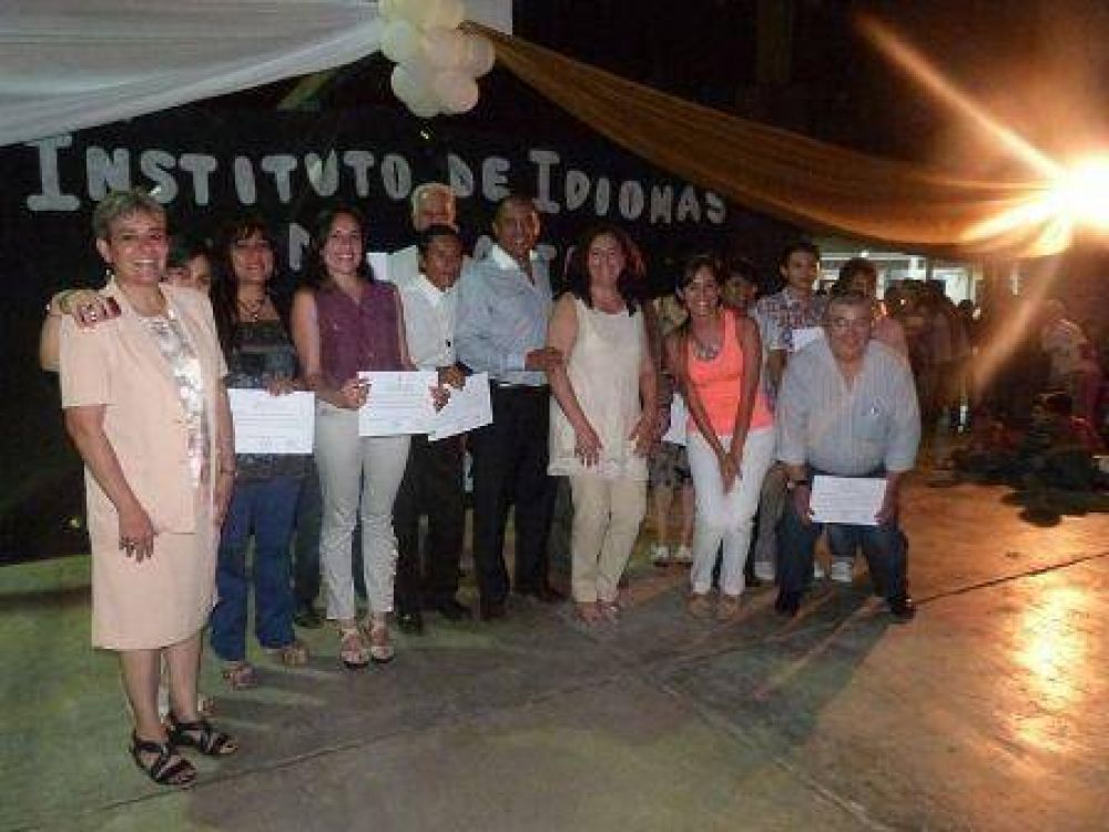 Multitudinario cierre del ciclo lectivo de los Institutos Salte�os de Idiomas 