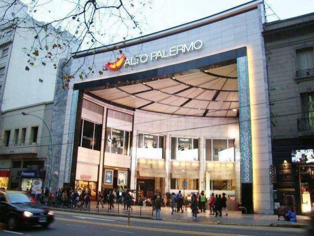 Asaltaron con ametralladoras una joyer�a en el Shopping Alto Palermo