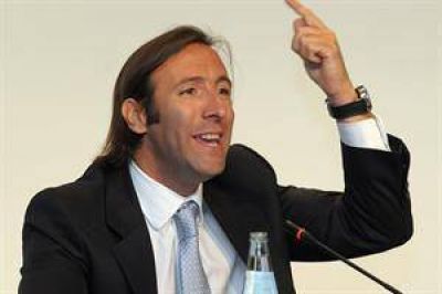 El ministro Lorenzino celebr� el fallo sobre la Fragata: "�Buitres, no pasaran!"