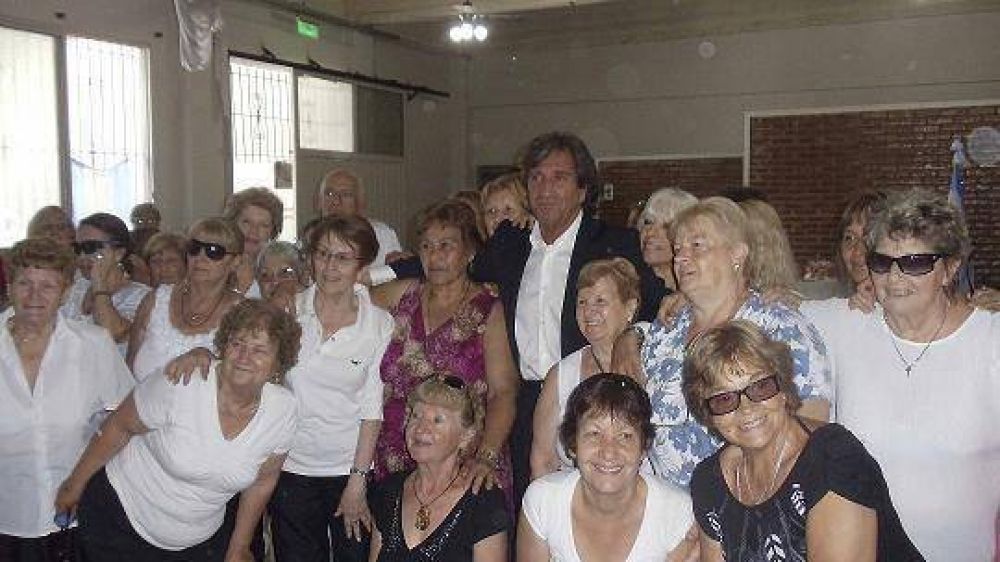 CIERRE DE ACTIVIDADES DE LOS ADULTOS MAYORES DEL PAMI EN EL CLUB COLUMBIA