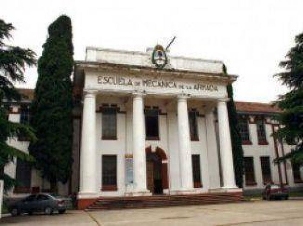 Guti�rrez reapareci� en un acto en la ex Esma