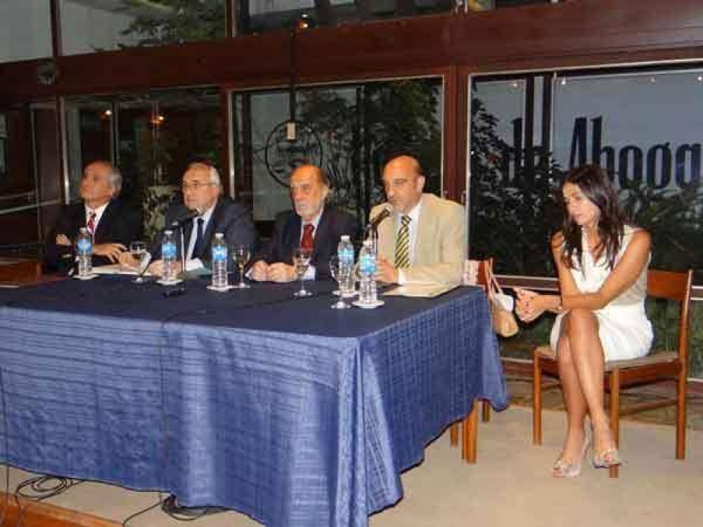 Charla sobre la cr�tica situaci�n de la Justicia y del Consejo de la Magistratura 