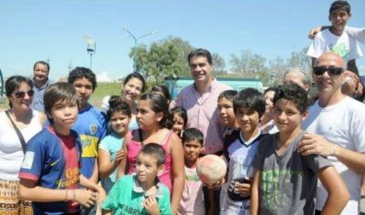 Capitanich recorri� el Tiro Federal y destac� que "la capitalizaci�n de los recursos de Loter�a vuelve al pueblo en obras" 