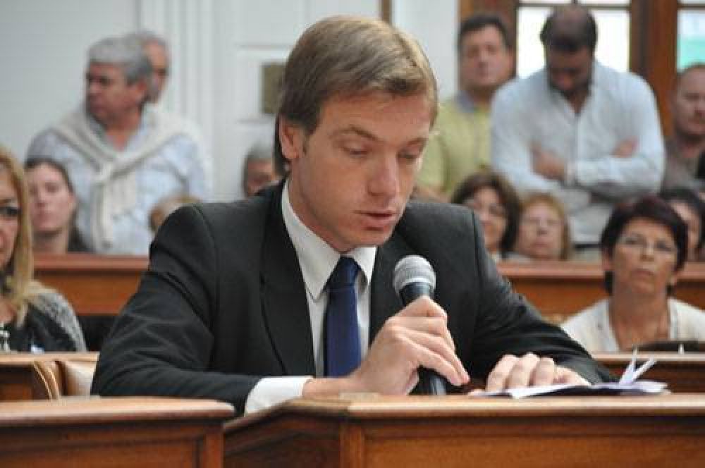 Golpearon al concejal Ignacio Mateucci, y tendr�a que ver con el conflicto del transporte