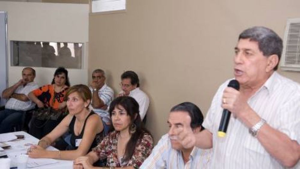 Fuertes cuestionamientos de los radicales a la gesti�n de Corpacci 