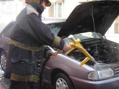 Se prendi� fuego un auto de competici�n  