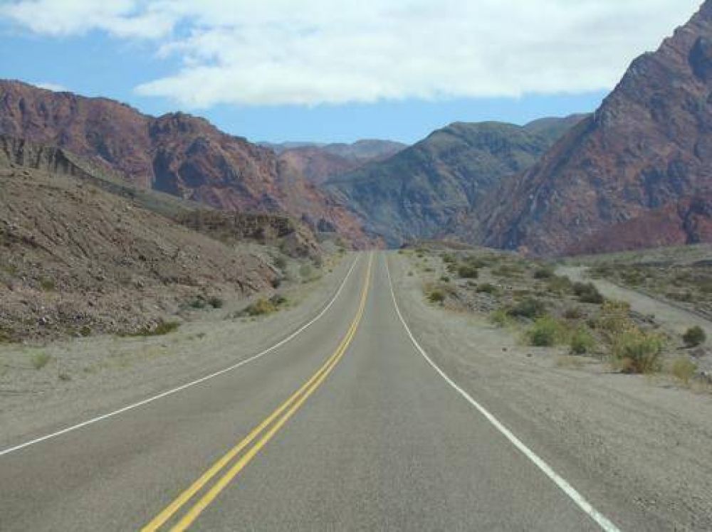 Vialidad Nacional contin�a con las obras en la Ruta Nacional N� 60  
