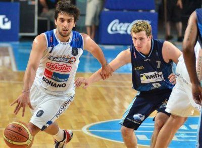 Bah�a Estudiantes dej� pasar el tren ante Pe�arol