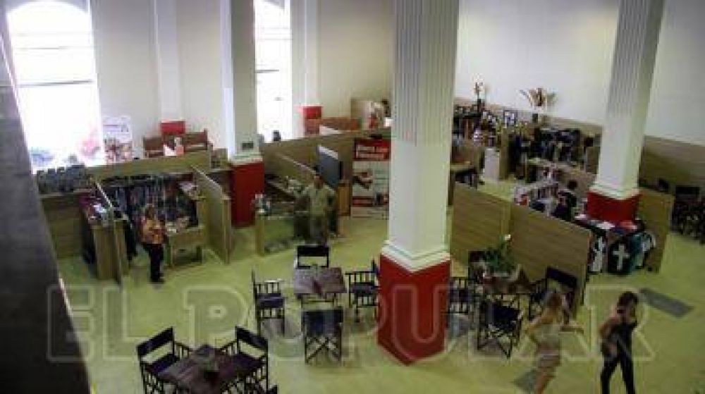 Inaugur� el nuevo shopping en el edificio del ex Banco Olavarr�a