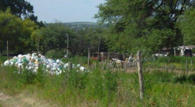 Denuncian dep�sito ilegal de envases de agroqu�micos en Santa Rosa 