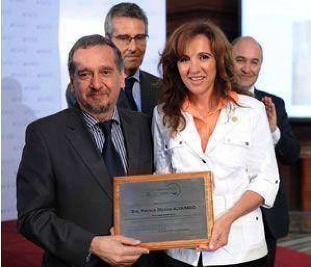 Sanjuanina premiada por su labor cient�fica	