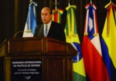 Puricelli clausur� un seminario internacional sobre Pol�ticas de Defensa 