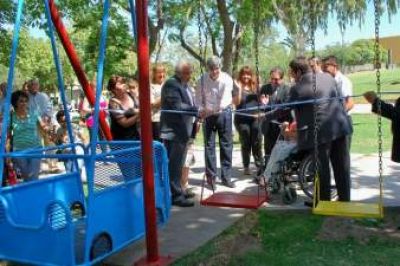 Inauguraron Juegos Inclusivos en la Plaza Hip�lito Yrigoyen 