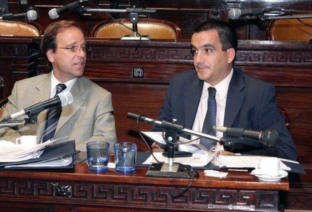 El senador Aguinaga quiere evitar el impuestazo  